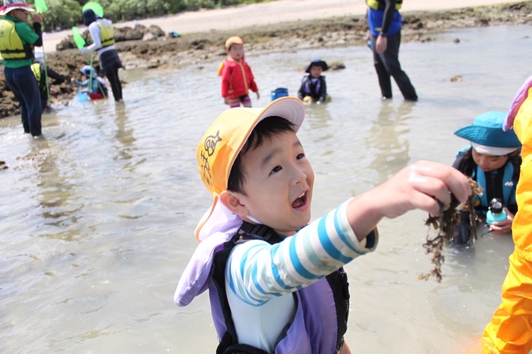青空ようちえん〔週末〕春の海岸ピクニック(5/5)泳いで!生き物を見つけて!親子でのんびり今年はじめての海遊び_d0363878_00024356.jpg
