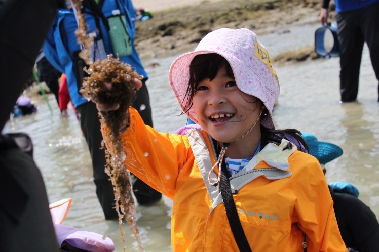 青空ようちえん〔週末〕春の海岸ピクニック(5/5)泳いで!生き物を見つけて!親子でのんびり今年はじめての海遊び_d0363878_00024479.jpg