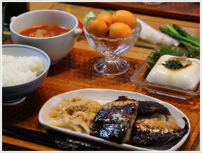 我が家の菜園での、今年初めての収穫は、きゅうり~とってもみずみずしかった\(>∀<)/_b0175688_20360636.jpg