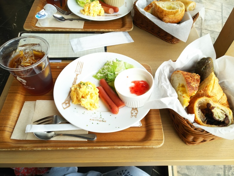 アンティークのモーニング_e0305834_14012362.jpg