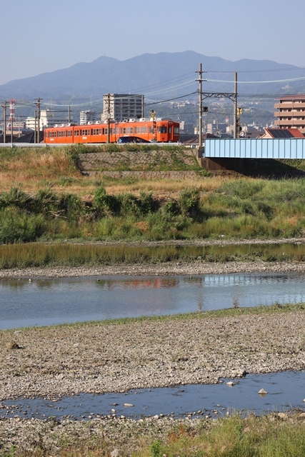 藤田八束の鉄道写真@観光地松山の魅力は路面電車、伊予電鉄は観光に大役を果たしている・・・故郷創生に松山はモデル地区となれる_d0181492_21103546.jpg