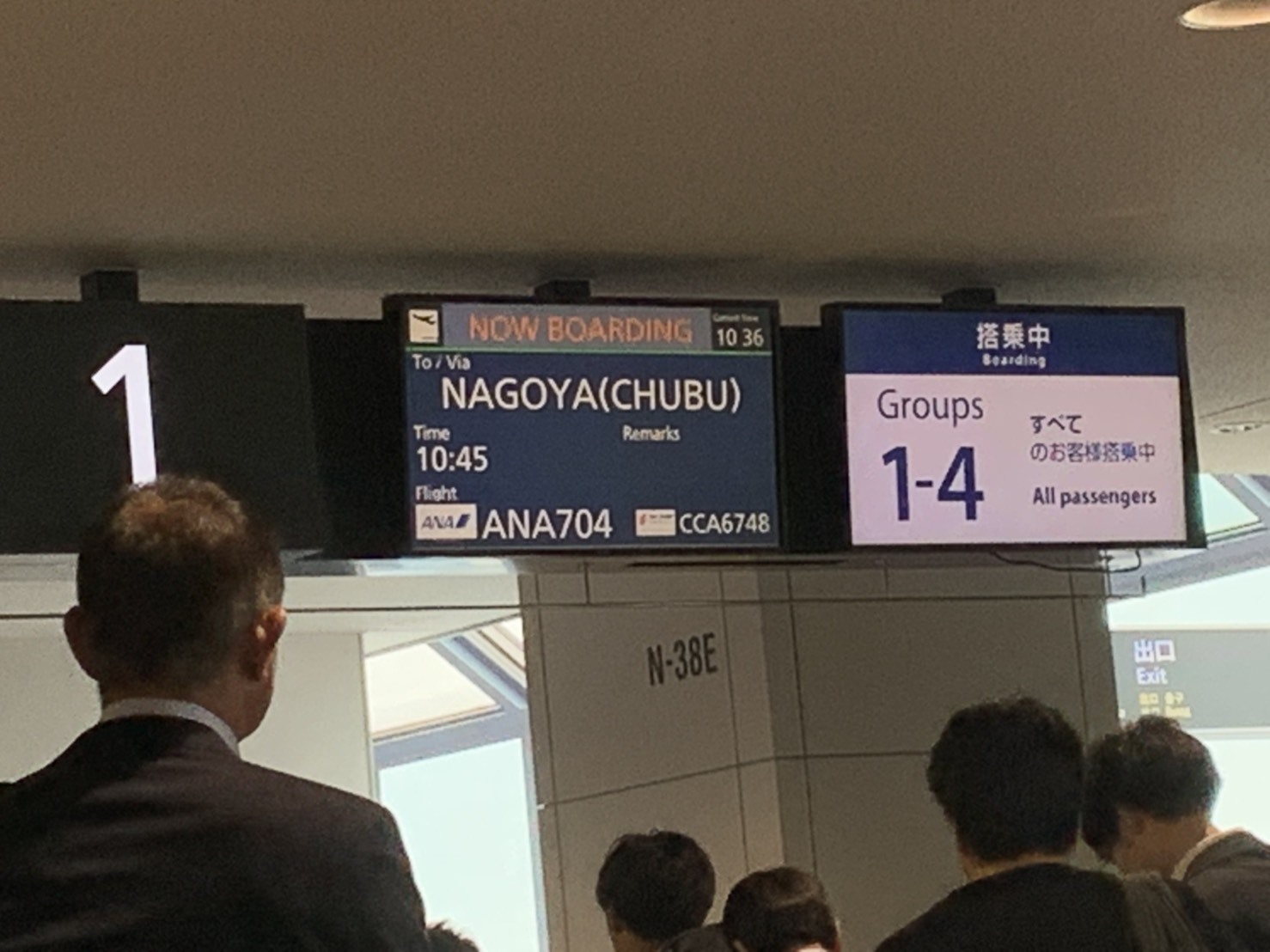 6月4日(火)本店ブログ♪ランボルギーニ ウルス✊ お問合せ下さい✊ ランクル ハマー ヴェルファイアたくさんありますー_b0127002_17581551.jpg