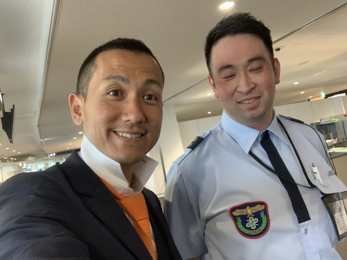 6月4日(火)本店ブログ♪ランボルギーニ ウルス✊ お問合せ下さい✊ ランクル ハマー ヴェルファイアたくさんありますー_b0127002_18011902.jpg