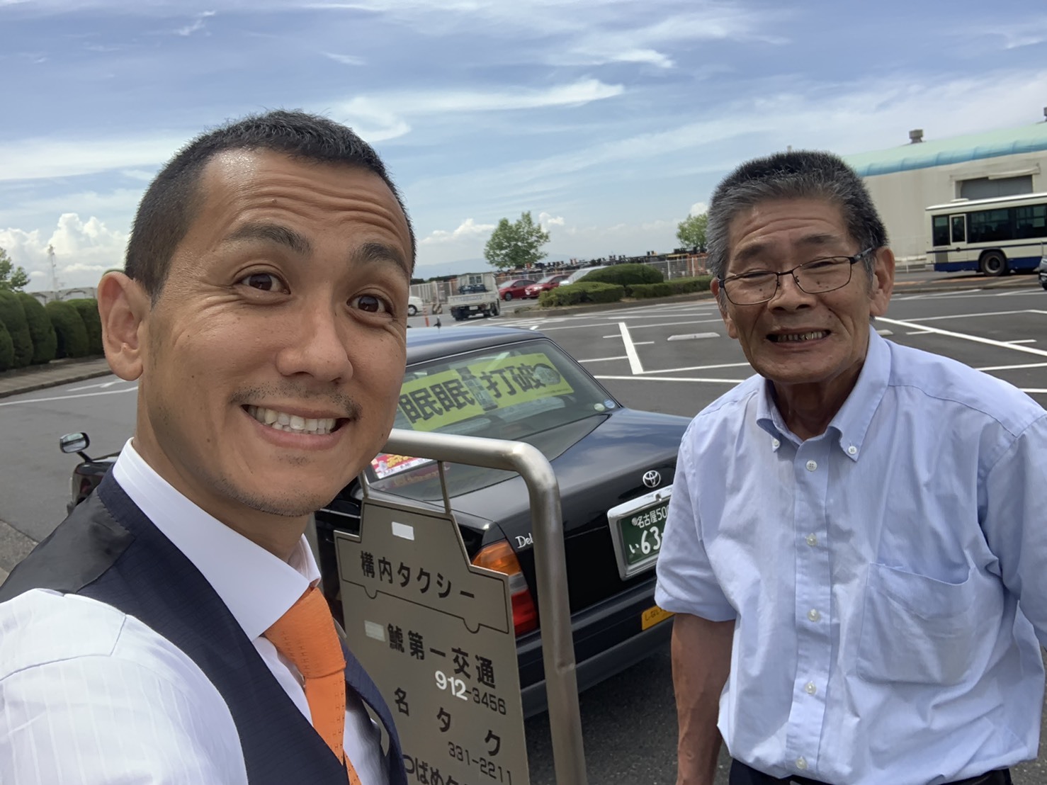 6月4日(火)本店ブログ♪ランボルギーニ ウルス✊ お問合せ下さい✊ ランクル ハマー ヴェルファイアたくさんありますー_b0127002_18091332.jpg