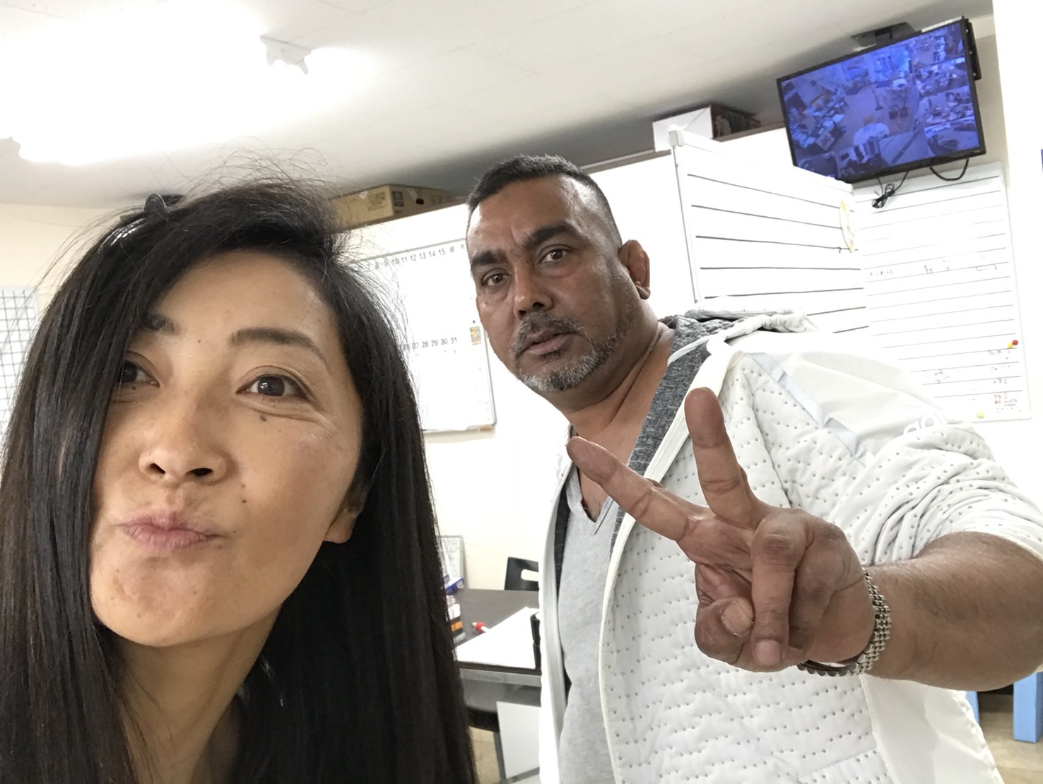 6月4日(火)本店ブログ♪ランボルギーニ ウルス✊ お問合せ下さい✊ ランクル ハマー ヴェルファイアたくさんありますー_b0127002_18352448.jpg