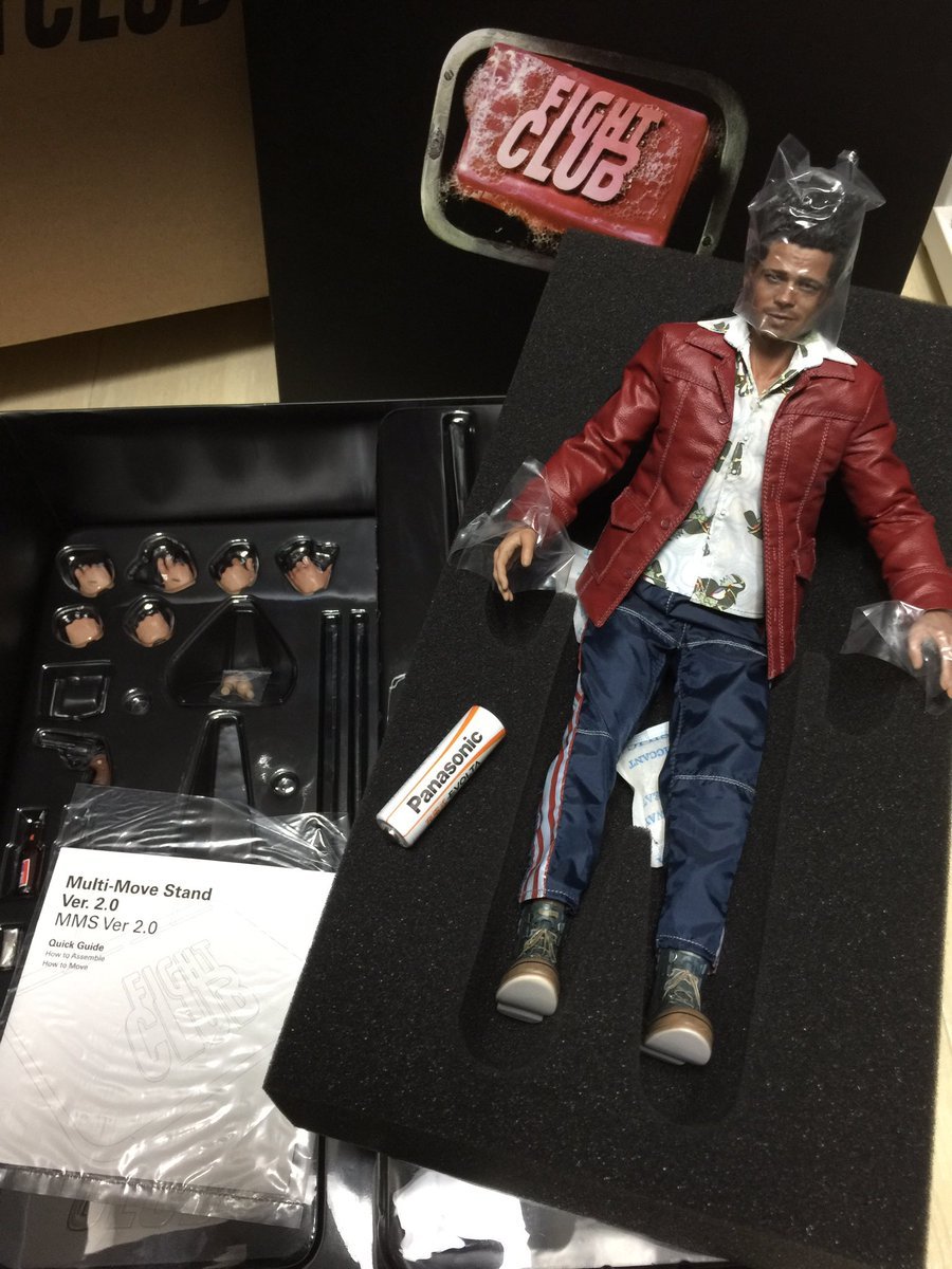 ブリッツウェイ　ファイトクラブ タイラーレッドジャケット　ホットトイズ系 Premium Ultimate Masterpiece Series Brad Pitt as Tyler