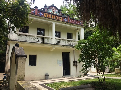 廃村を歩き、香港住宅問題を目の当たりにする☆Ma Wan\'s Abandoned Old Fishing Village_f0371533_13172301.jpg