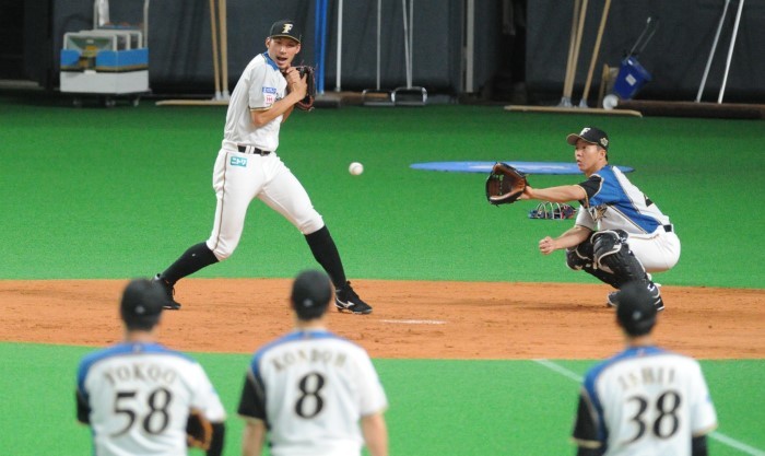 【ヤクルト戦交流戦】キャプテン中田翔走る転がる【6月6日26戦目】_e0126914_23554269.jpg