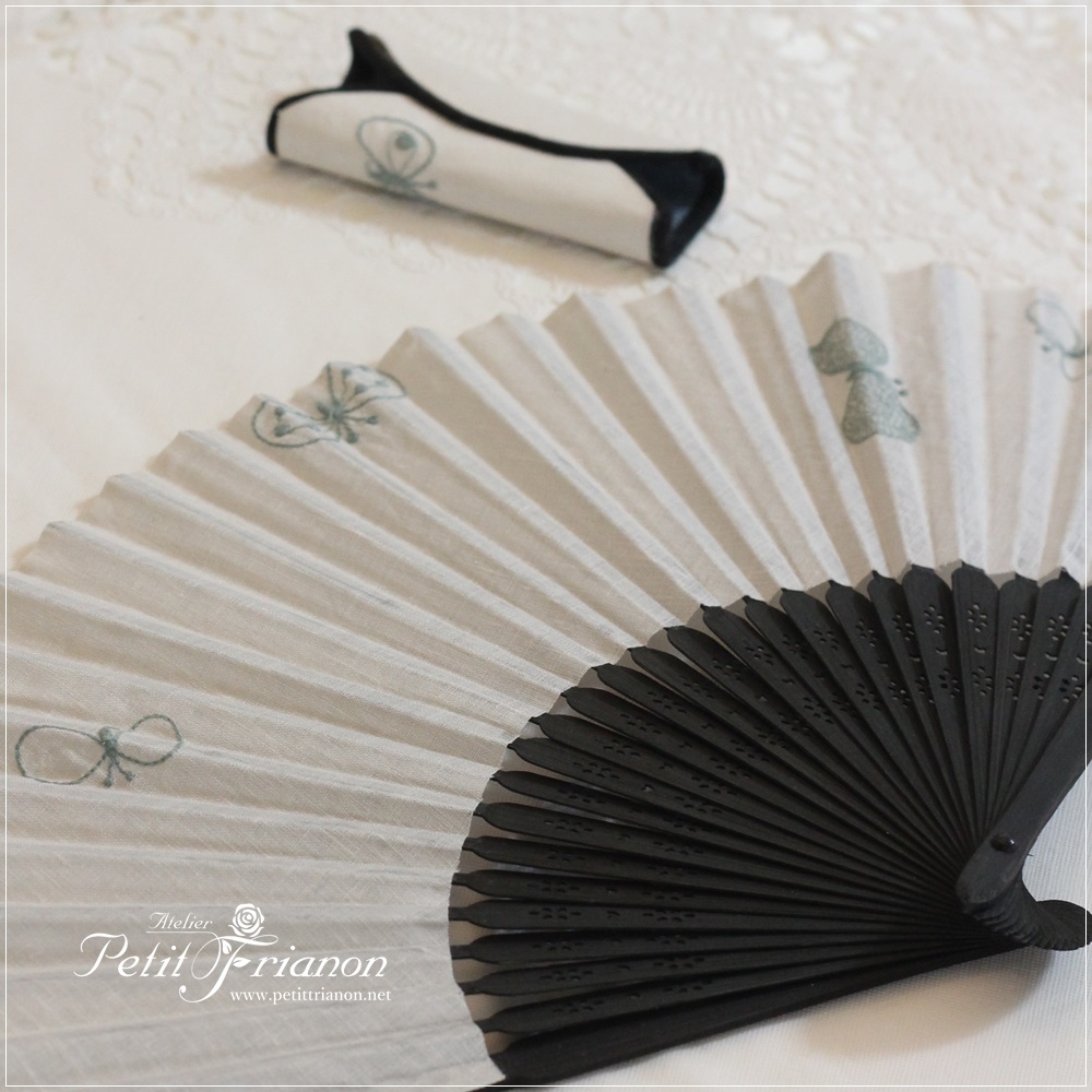 お扇子活躍の季節 ~ミナペルホネン~ : Atelier Petit Trianon *** cartonnage interior *** お扇子活躍の季節 ~ミナペルホネン~ : Atelier Petit Trianon *** cartonnage interior ***