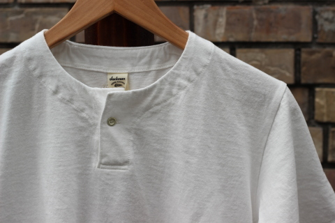 「Jackman」変則Tシャツ \"Henleyneck T-shirt\" ご紹介_f0191324_07294591.jpg