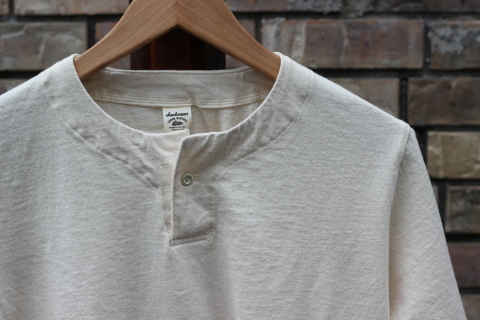 「Jackman」変則Tシャツ \"Henleyneck T-shirt\" ご紹介_f0191324_07300184.jpg