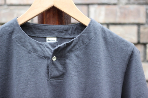 「Jackman」変則Tシャツ \"Henleyneck T-shirt\" ご紹介_f0191324_07301817.jpg