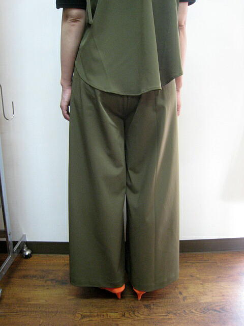 ＯＳＭＯＳＩＳ（オズモーシス）フレアーオールインワン　ＫＨＡＫＩ　_a0089359_1324328.jpg