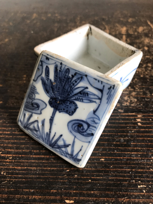 再び、ひとり展〜古染付香合 : 骨董うまこし
