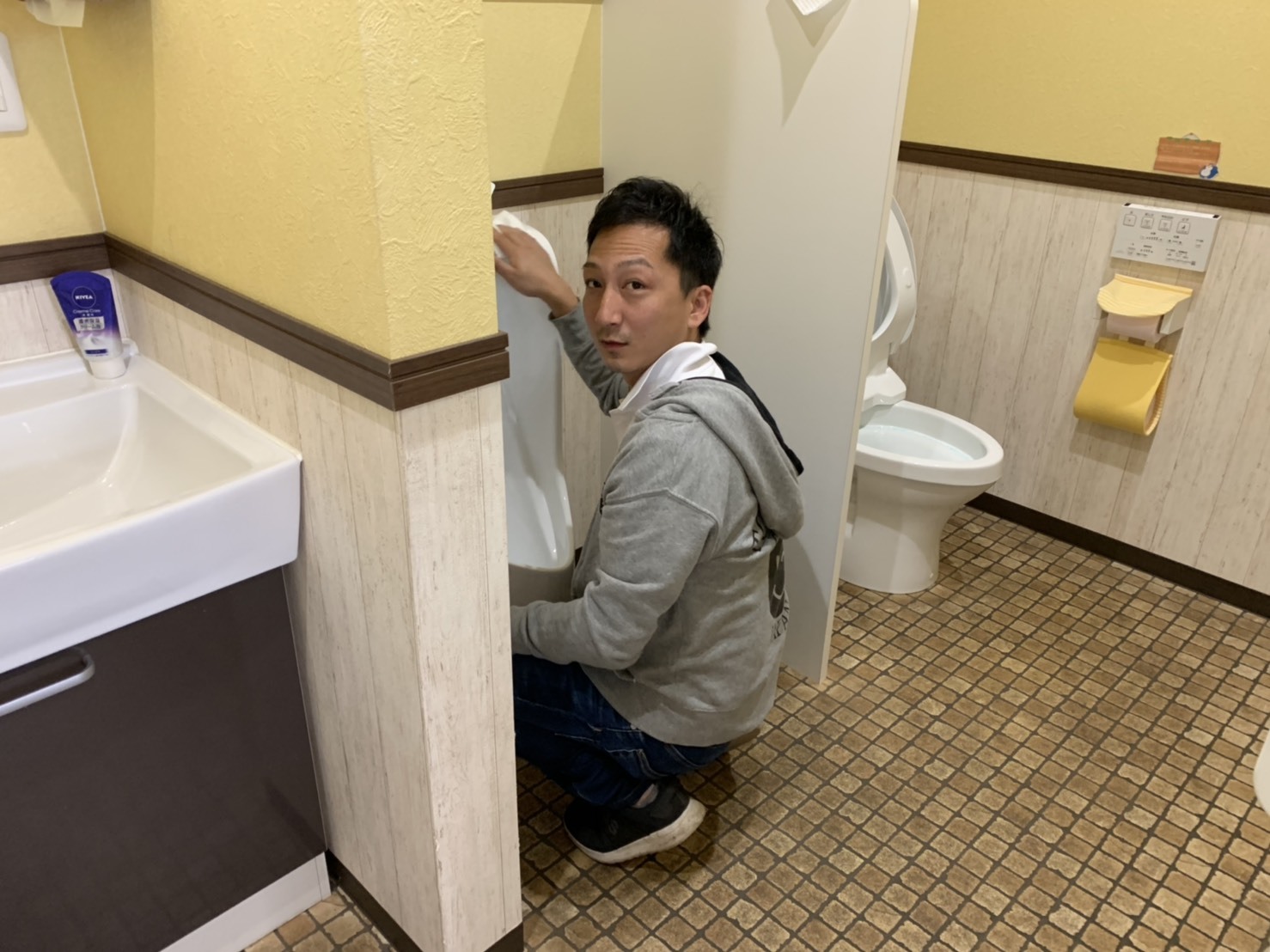 6月7日本店ブログ♪ ベンツS550 カブリオレありますよ♪ ランクル ハマー アルファード _b0127002_16462877.jpg