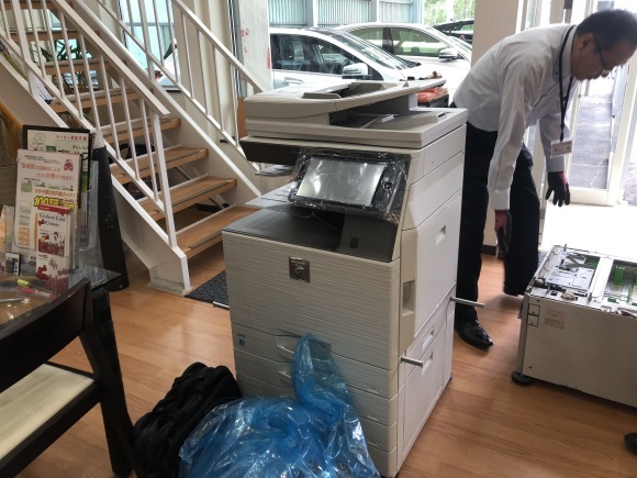 6月7日本店ブログ♪ ベンツS550 カブリオレありますよ♪ ランクル ハマー アルファード _b0127002_20163555.jpg