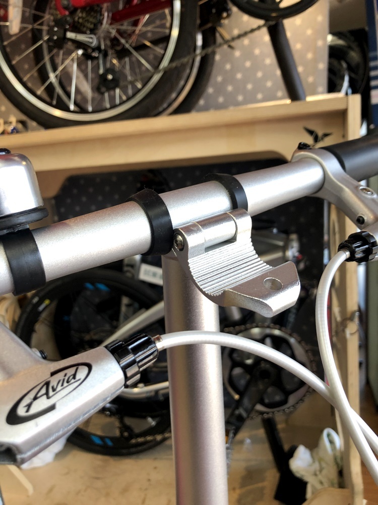 DAHON Dove Plus ハンドルポスト交換です。 : カルマックス DAHON Dove Plus ハンドルポスト交換です。 : カルマックス