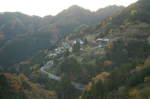 天界の村を歩く２ 関東山地 吉田川_d0147406_21100230.jpg