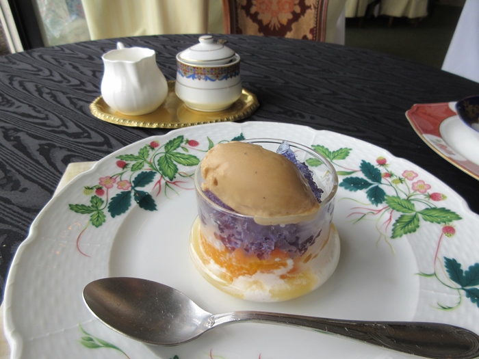 【外人墓地前マンション2階の「エリゼ光」でまったりひとりランチ】_b0009849_1725166.jpg