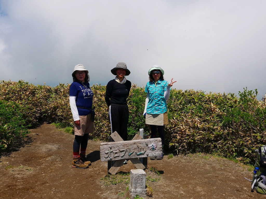 カルルス山、バケモノ山とオロフレ山、2019.6.3_f0138096_14083890.jpg