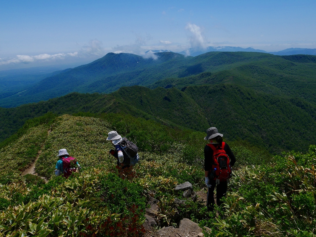 カルルス山、バケモノ山とオロフレ山、2019.6.3_f0138096_14084594.jpg