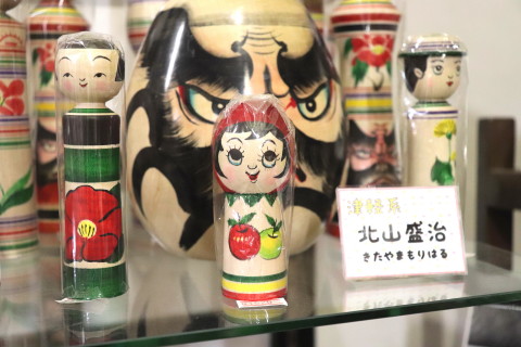 紫陽花カエルちゃんこけし:津軽こけし館(黒石市)_b0147224_1765998.jpg