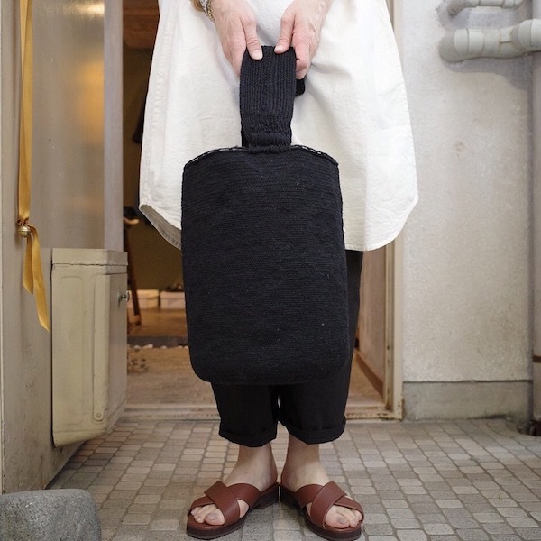 アルコワ族が作るバッグ_d0364239_18451610.jpg
