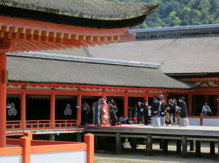 < 厳島神社 ② >_c0036080_14492033.jpg