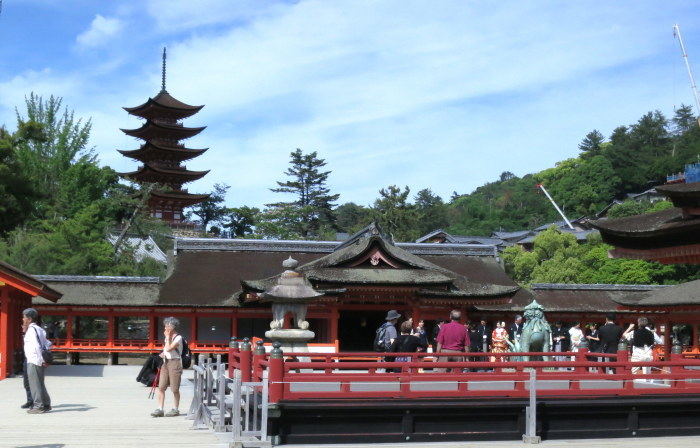 　　　　＜　厳島神社　②　＞_c0036080_16483893.jpg