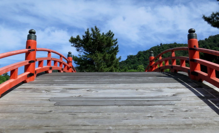 < 厳島神社 ② >_c0036080_16521966.jpg