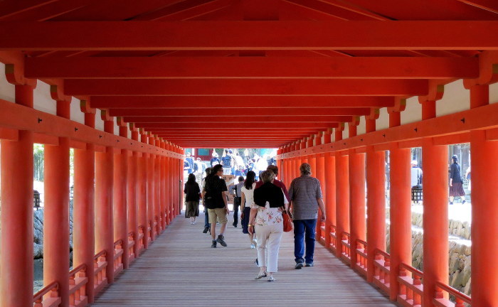 < 厳島神社 ② >_c0036080_16531390.jpg