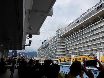 SPECTRUM OF THE SEAS 出港_b0051598_21122540.jpg