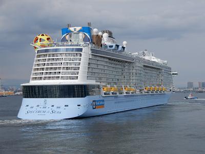 SPECTRUM OF THE SEAS 出港_b0051598_21124329.jpg
