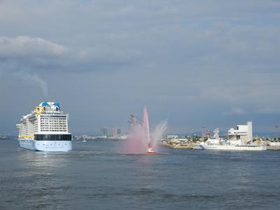 SPECTRUM OF THE SEAS 出港_b0051598_21125748.jpg