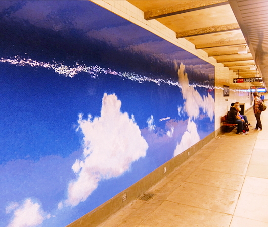 NYの地下鉄72丁目駅内に作られた「青空」アート_b0007805_06581174.jpg