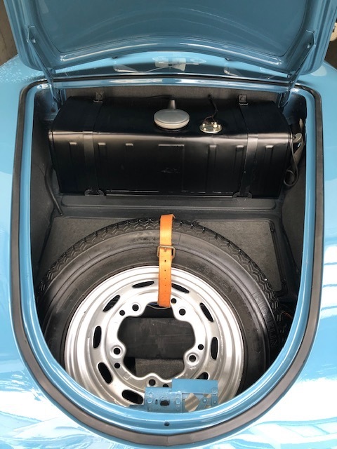 Garage      ／    ガレージにて　1960年ポルシェ356B_b0195093_09115639.jpg