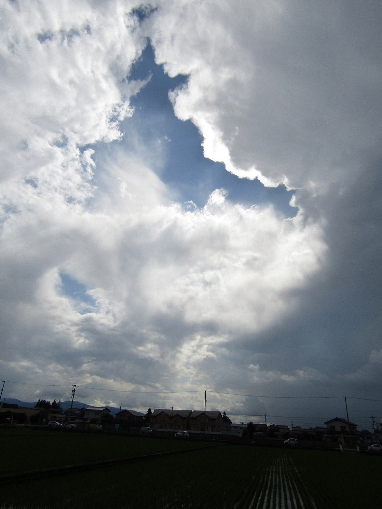 梅雨空に、山と雲と。_f0281398_21592514.jpg