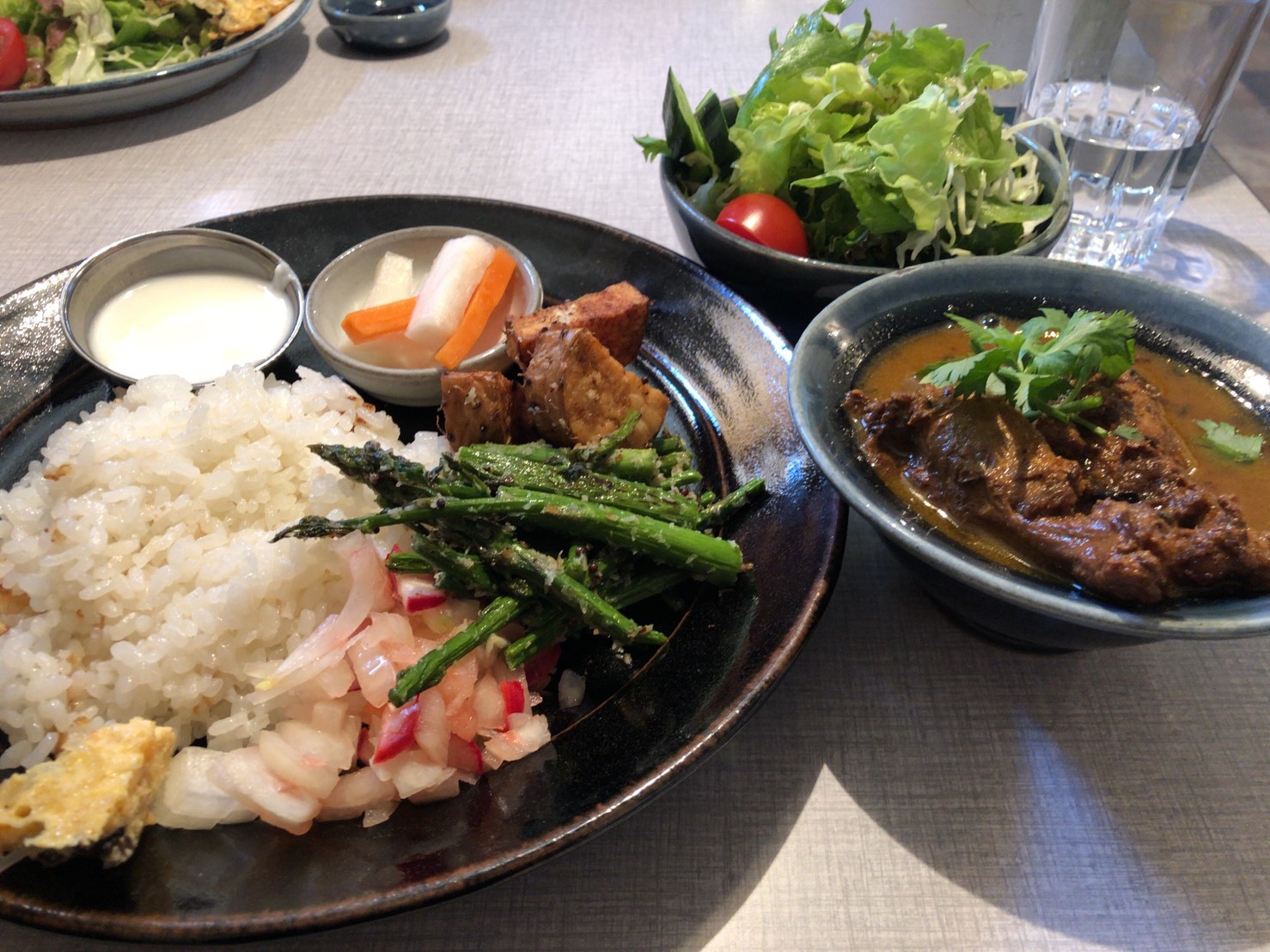 necco70 3人ランチ_e0115904_04424699.jpg