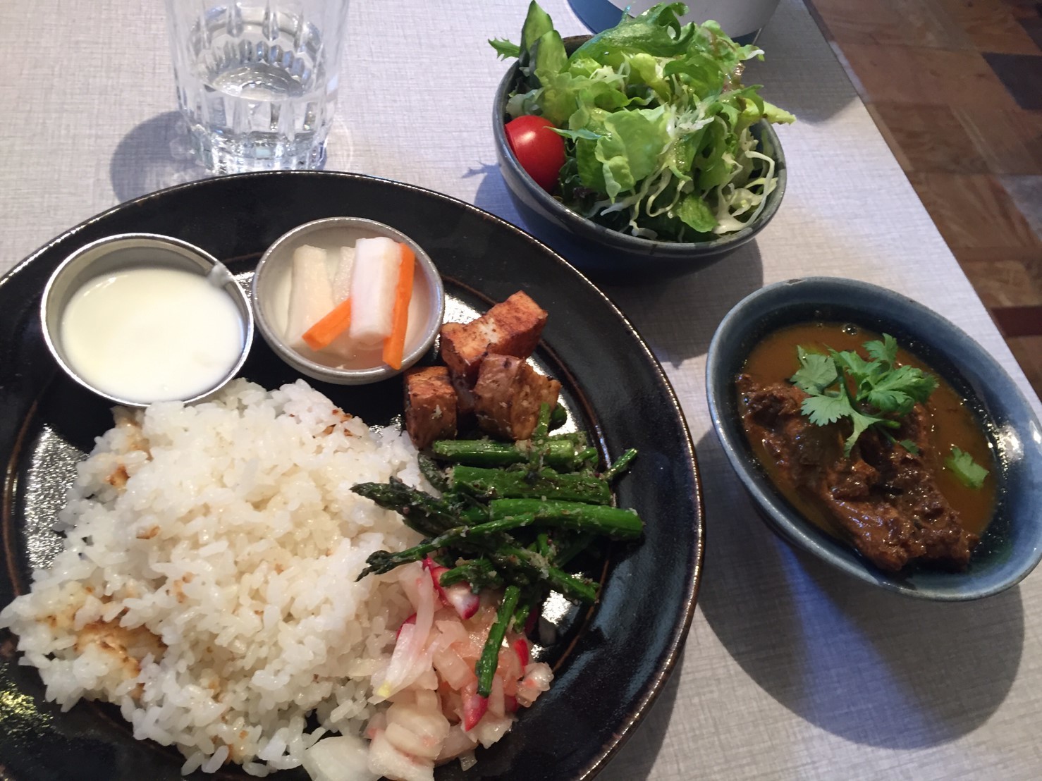 necco70 3人ランチ_e0115904_04445368.jpg