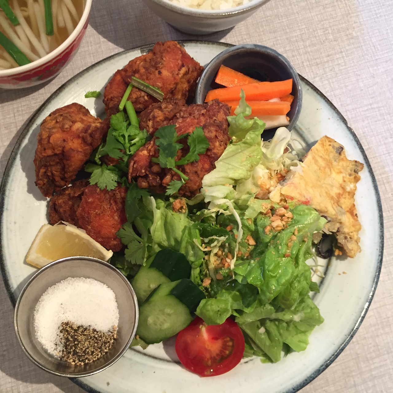 necco70 3人ランチ_e0115904_04573214.jpg