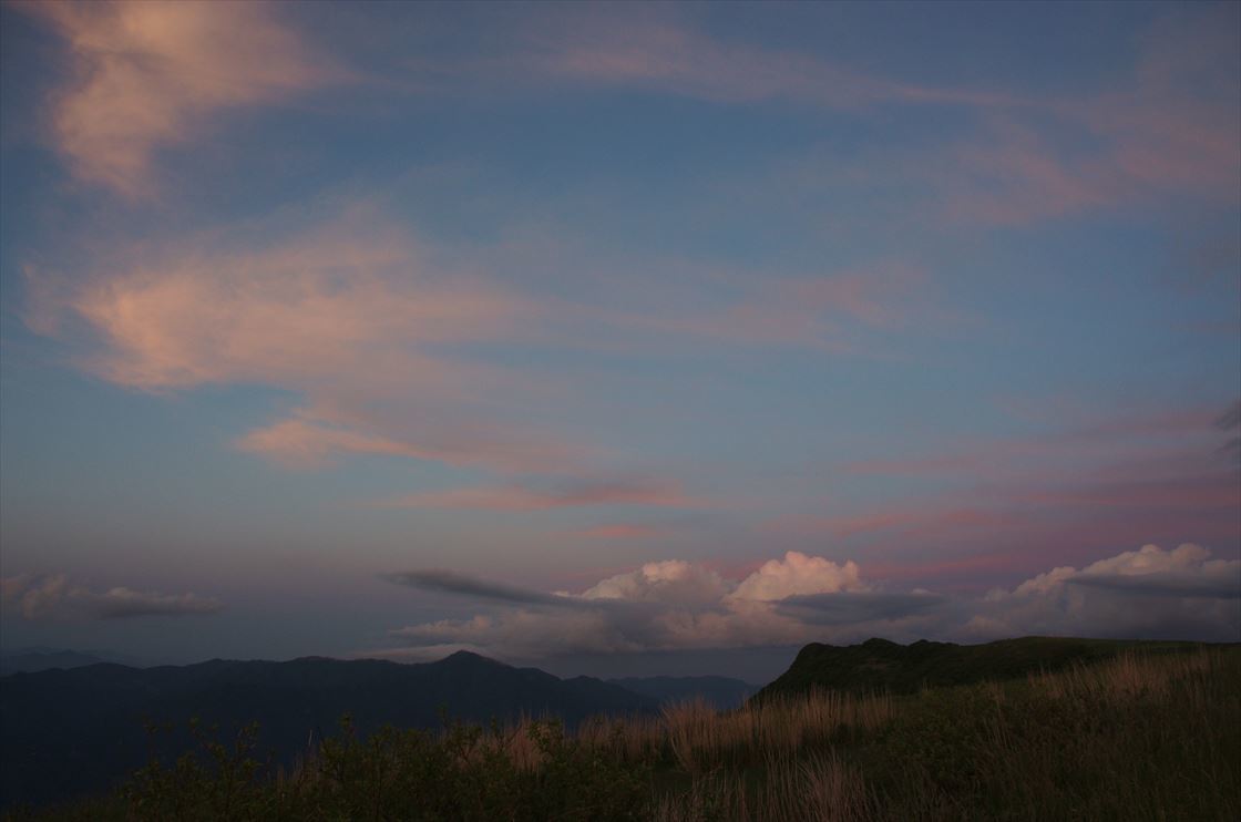 大川嶺の夕暮れと天狗高原の夜明け　　オオヤマレンゲも_a0132039_17384716.jpg