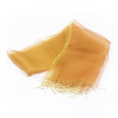 坂本理恵が長年愛用している携帯にも便利な大ぶりタイプ、まるで羽衣のような軽やかさが特徴のとても使いやすいシルクオーガンジーストール 花衣 はなごろも ローズピンク オレンジ ミモザ グラデーション URUSHI SAKAMOTO silk organdy scarf Hana-Koromo Orange & Mimosa gradation 坂本理恵が長年愛用している携帯にも便利な大ぶりタイプ、熟練した職人の手織り・手染めならではの緻密さと繊細なフリンジ、人の手の作り出す温かみを感じるシルク製スカーフ、オレンジ＆ミモザグラデーション色の組み合わせが新鮮、軽やかで美しいくプレゼントにもおすすめです。 #シルクスカーフ #シルクオーガンジー #シルクストール #大判ストール #オーガンジーストール #花衣 #はなごろも#silkscarf #silkorgandy #silkstole #silkshawl #MadeInIndia #プレゼント #冷房対策 #手織り #手染めスカーフ #繊細なフリンジ