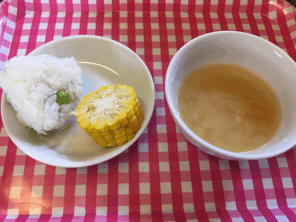 6/14の給食 トウモロコシの皮むきをしました!(ぞうクラス)_c0293682_17362871.gif