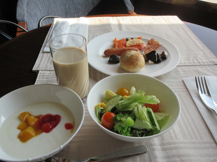 【横浜ベイシェラトン】ラウンジで朝食【シェラトンクラブ】_b0009849_18301714.jpg