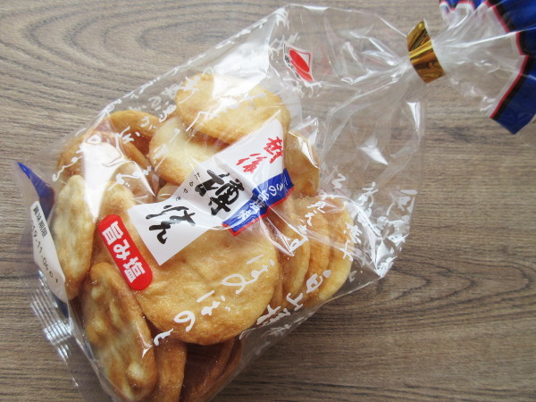 【三幸製菓】越後樽焼 旨み塩_c0152767_21263650.jpg