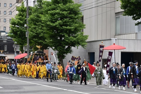 北海道神宮例祭 神輿渡御 19年6月16日 天気が心配でした ワイン好きの料理おたく 雑記帳 北海道神宮例祭 神輿渡御 19年6月16日 天気が心配でした ワイン好きの料理おたく 雑記帳
