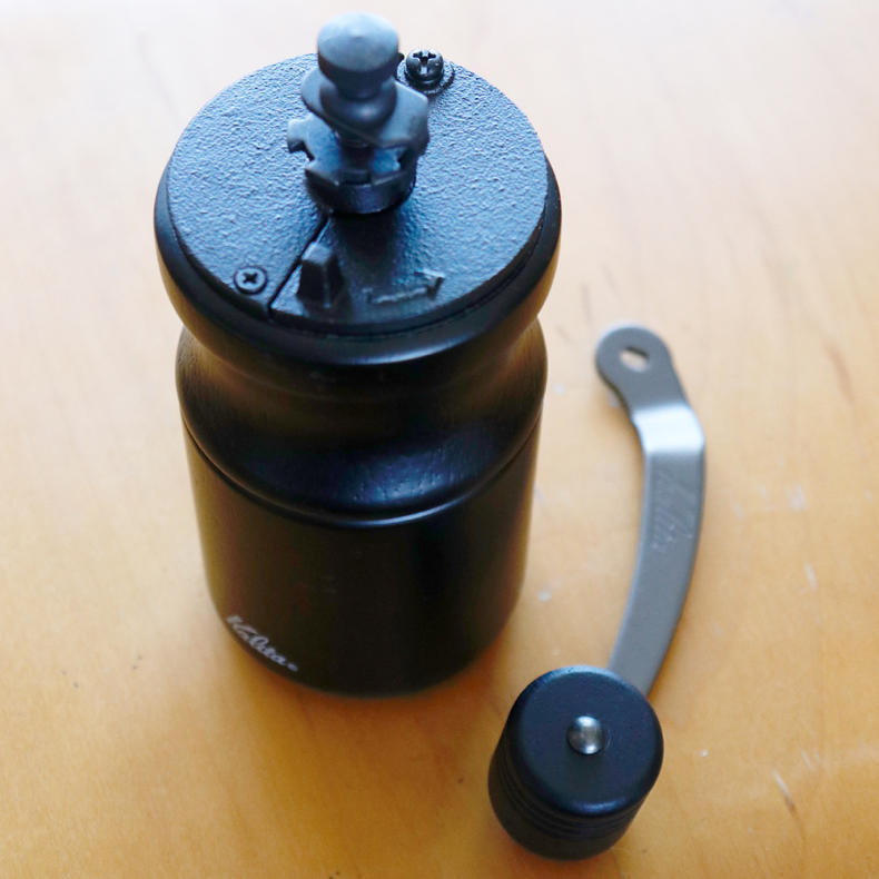 最近はこちらのコーヒーミルを使っています。カリタ製「KH-10 BK」_c0060143_07521801.jpg