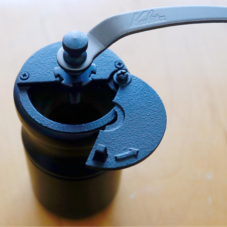 最近はこちらのコーヒーミルを使っています。カリタ製「KH-10 BK」_c0060143_07533369.jpg