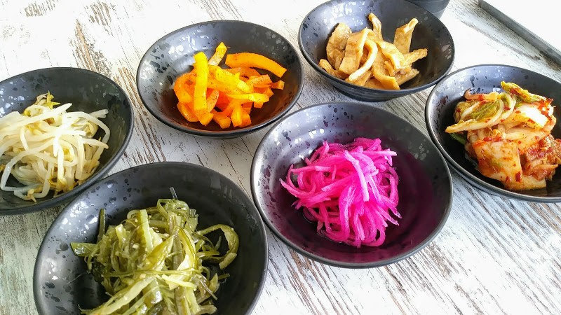 この韓国料理さんのとんかつは二枚重ね お粥からカラフル前菜 カムジャタン カナダの国アリス Canadian Life生活楽しみ方