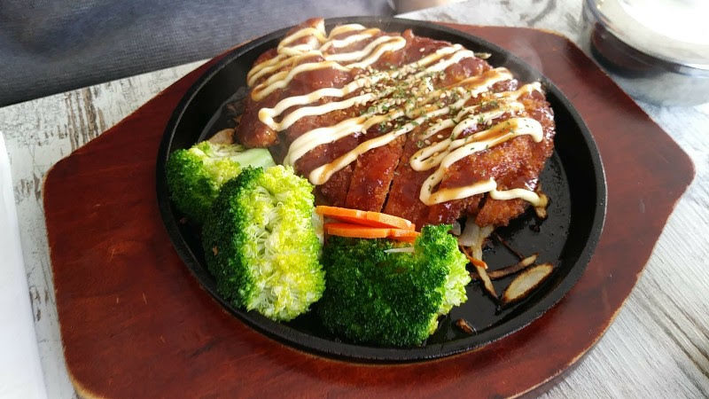 この韓国料理さんのとんかつは二枚重ね お粥からカラフル前菜 カムジャタン カナダの国アリス Canadian Life生活楽しみ方